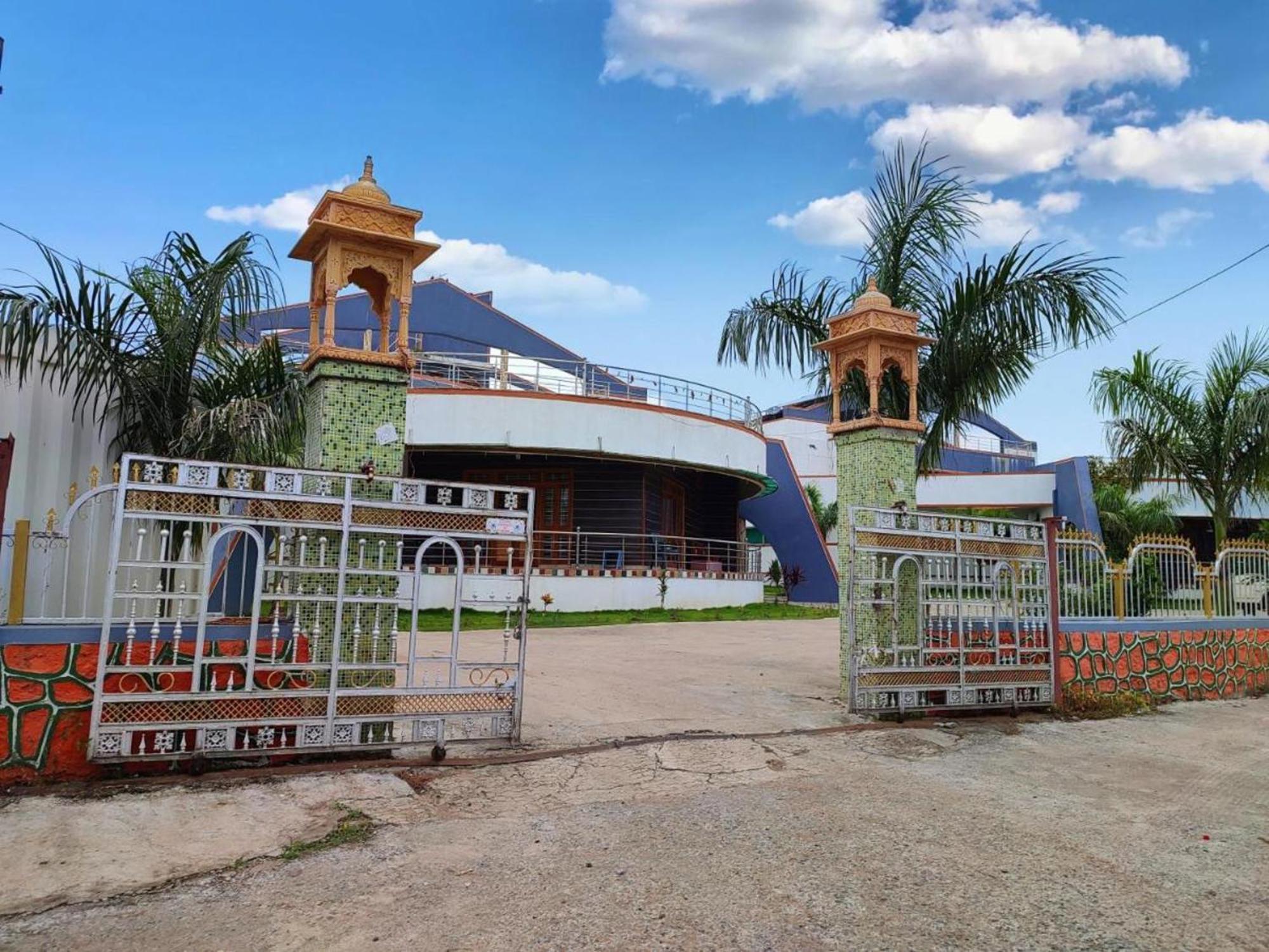 Vasant Vihar Resort Kevadia Buitenkant foto